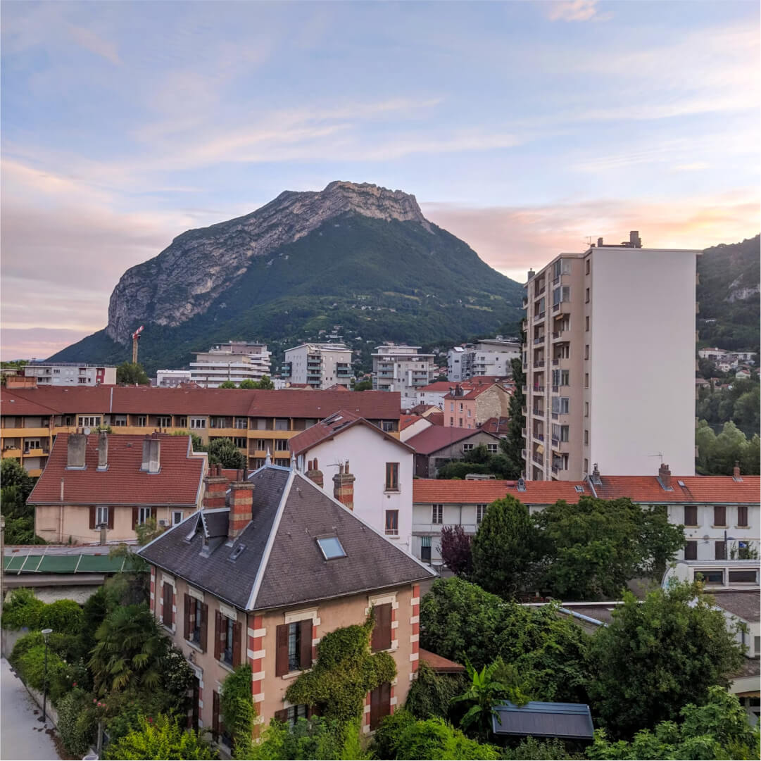 Vue de Grenoble ville et montagne